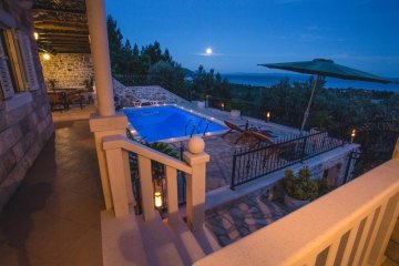 Luxusní vila Nives na samotě s výhledem na moře a bazénem Orebič, foto 17